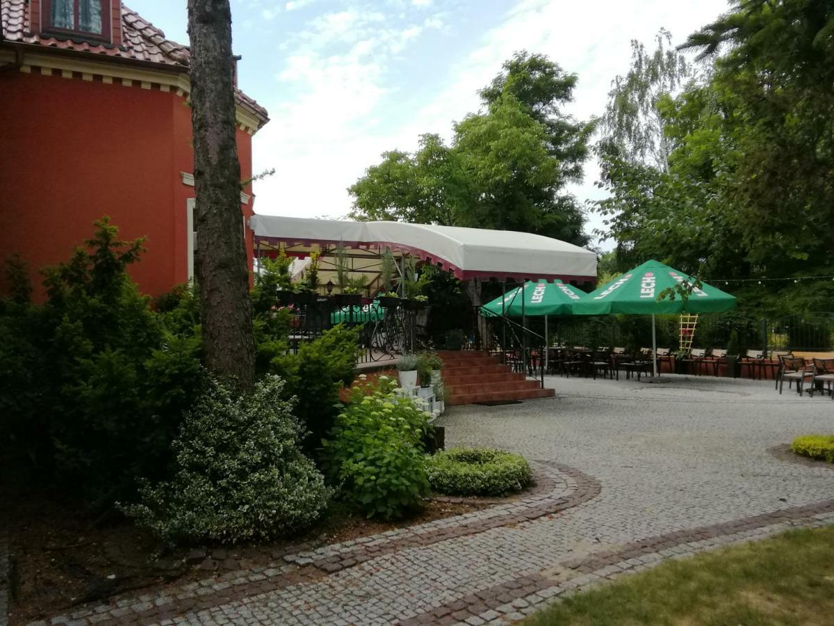 Dworek 1885 Ostrzeszow Bagian luar foto